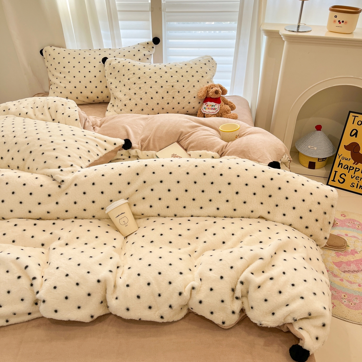 91家纺网 家纺一手货源 找家纺 （总）雅居纺家纺 2025新款简约兔绒球球保暖舒适四件套-波点