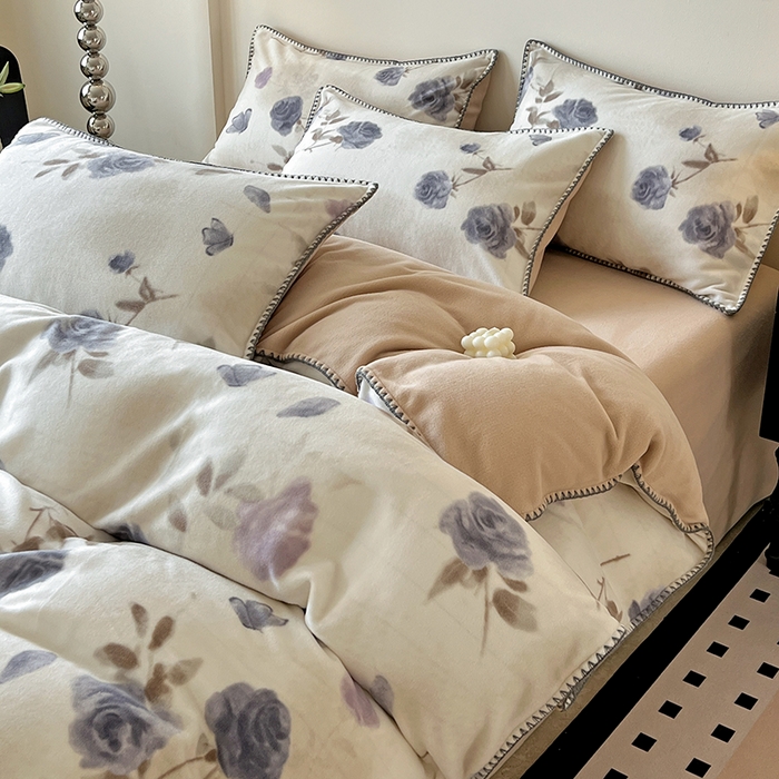 91家纺网 家纺一手货源 找家纺 品乐家纺 2025秋冬新款糯米绒缇肤绒印花贝壳边四件套 素影-紫