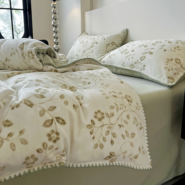 91家纺网 家纺一手货源 找家纺 品乐家纺 2025秋冬新款糯米绒缇肤绒印花贝壳边四件套 南笙-绿