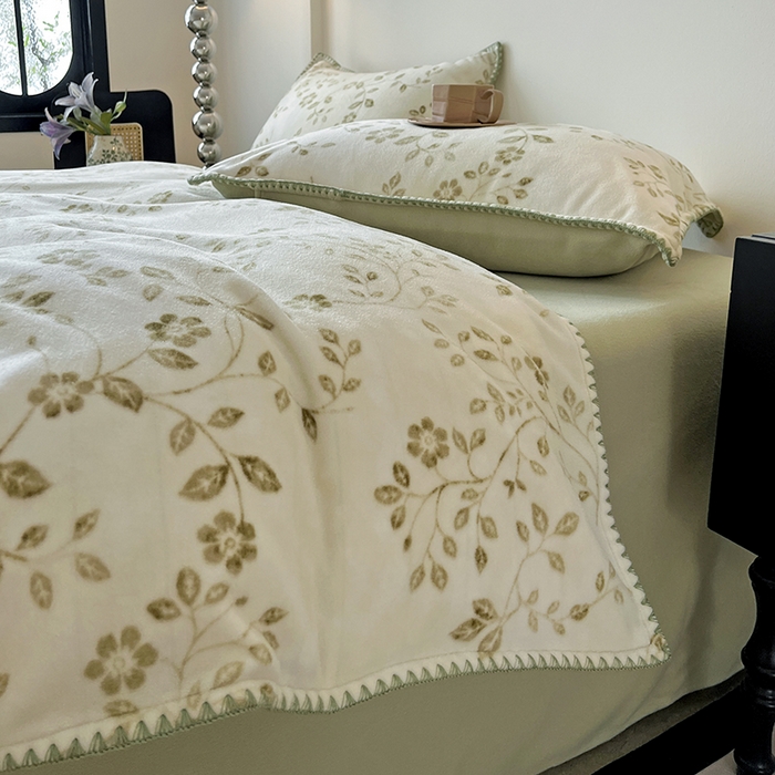 91家纺网 家纺一手货源 找家纺 品乐家纺 2025秋冬新款糯米绒缇肤绒印花贝壳边四件套 南笙-绿