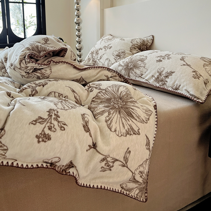 91家纺网 家纺一手货源 找家纺 品乐家纺 2025秋冬新款糯米绒缇肤绒印花贝壳边四件套 浅夏-咖