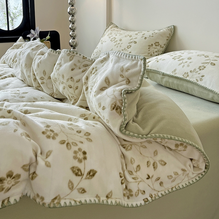 91家纺网 家纺一手货源 找家纺 品乐家纺 2025秋冬新款糯米绒缇肤绒印花贝壳边四件套 南笙-绿