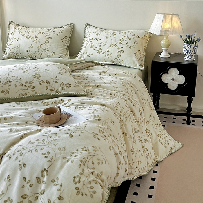 91家纺网 家纺一手货源 找家纺 品乐家纺 2025秋冬新款糯米绒缇肤绒印花贝壳边四件套 南笙-绿