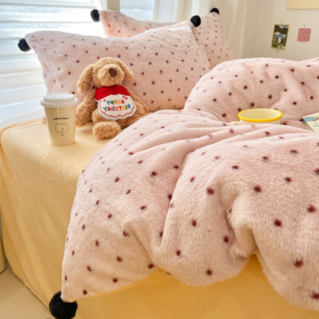 雅居纺家纺 2025新款简约兔绒球球保暖舒适四件套-波点 波点-粉黄