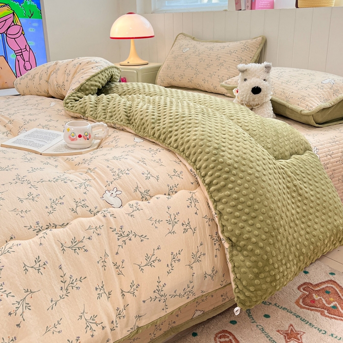 91家纺网 家纺一手货源 找家纺 铺尚美家纺 2025新款云感双层纱ins少女心可爱系加厚豆豆被床盖暖梦系列（小红书推荐） 一只兔