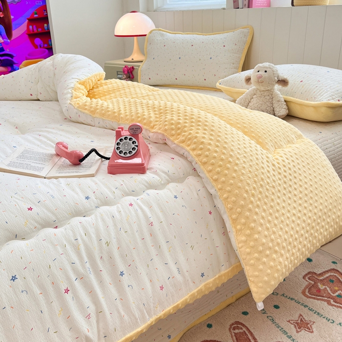 91家纺网 家纺一手货源 找家纺 铺尚美家纺 2025新款云感双层纱ins少女心可爱系加厚豆豆被床盖暖梦系列（小红书推荐） 彩带