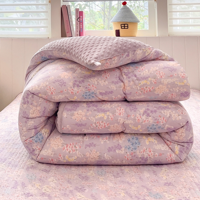 91家纺网 家纺一手货源 找家纺 铺尚美家纺 2025新款云感双层纱ins少女心可爱系加厚豆豆被床盖暖梦系列（小红书推荐） 紫藤香