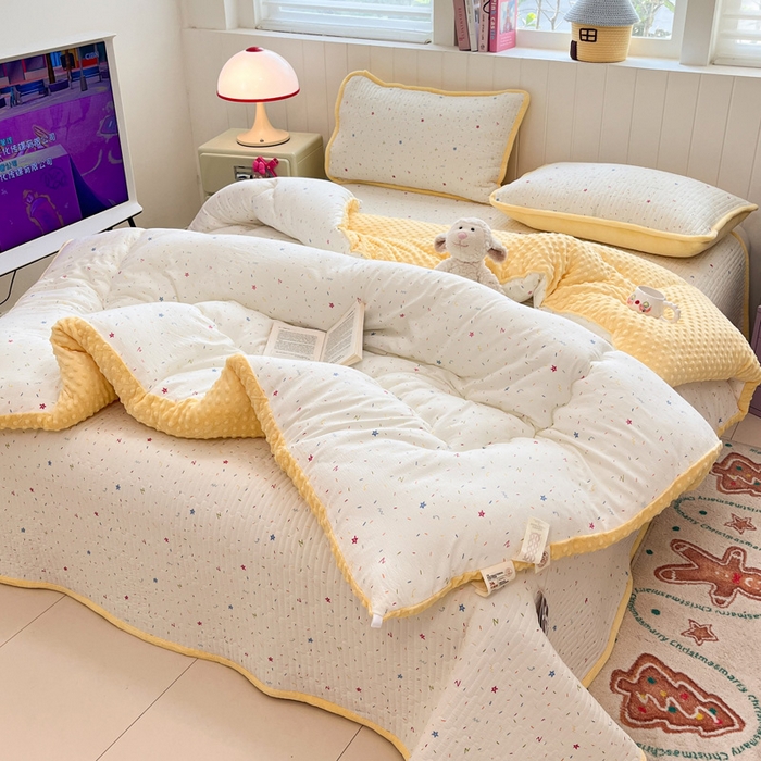 91家纺网 家纺一手货源 找家纺 铺尚美家纺 2025新款云感双层纱ins少女心可爱系加厚豆豆被床盖暖梦系列（小红书推荐） 彩带