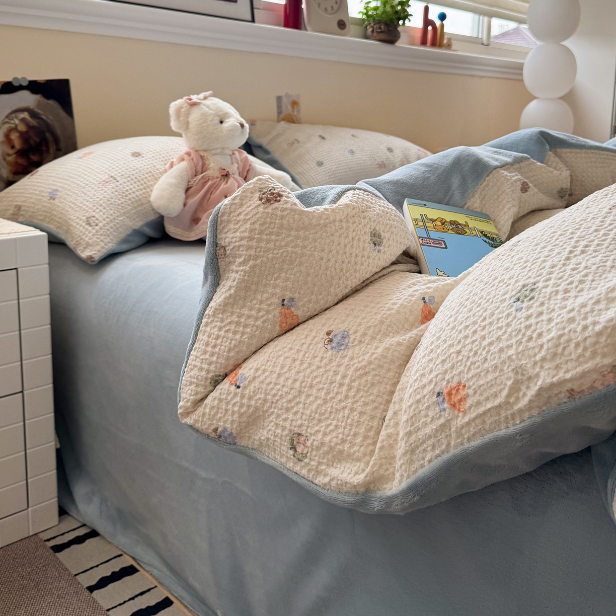 91家纺网 家纺一手货源 找家纺 雅居纺家纺 2025新款全棉华夫格+牛奶绒印花四件套 华夫格-牛奶绒 蓝色果园