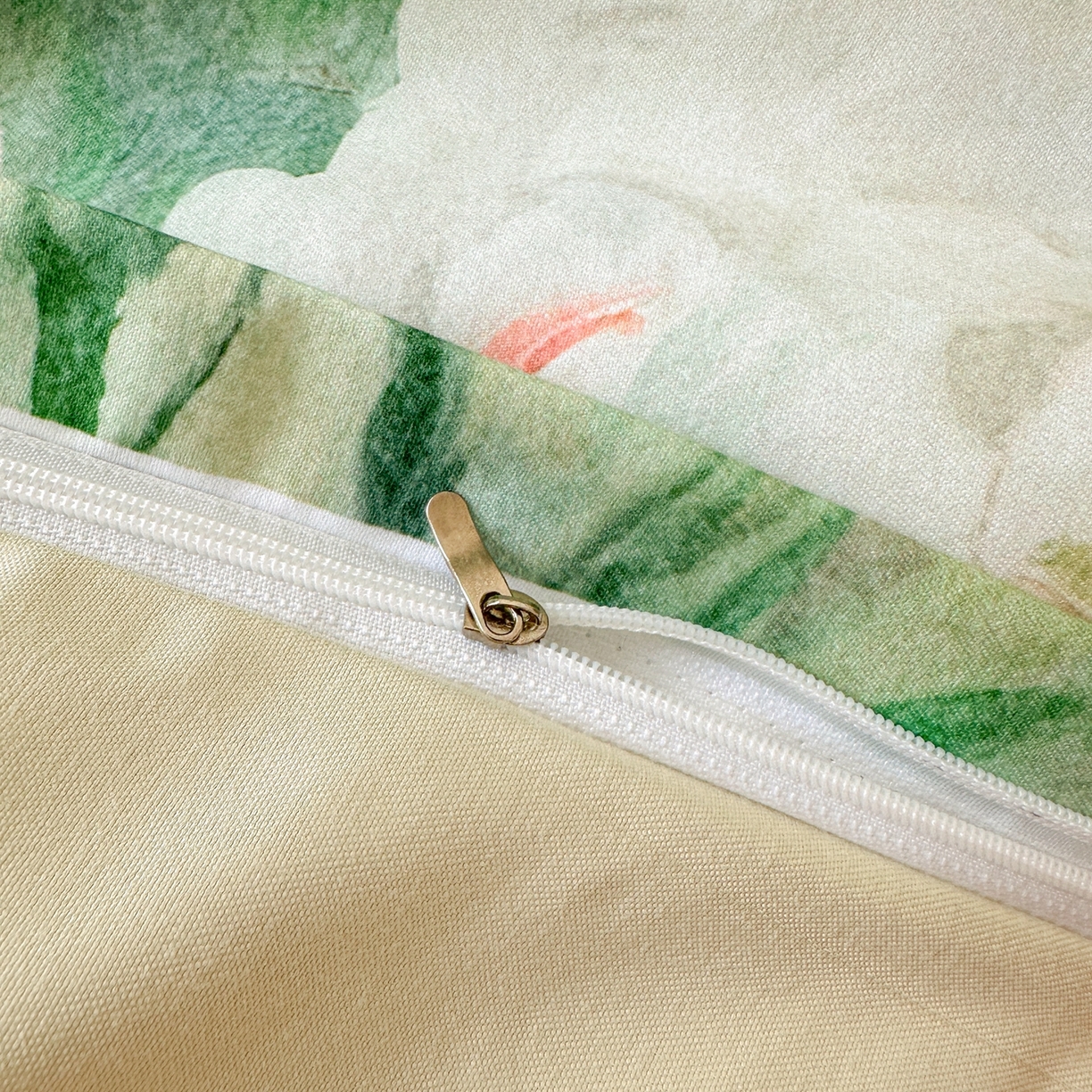 91家纺网 家纺一手货源 找家纺 典雅家纺 2025新款A类140克秋冬加厚磨毛数码印花四件套磨毛四件套 花海-抹茶绿