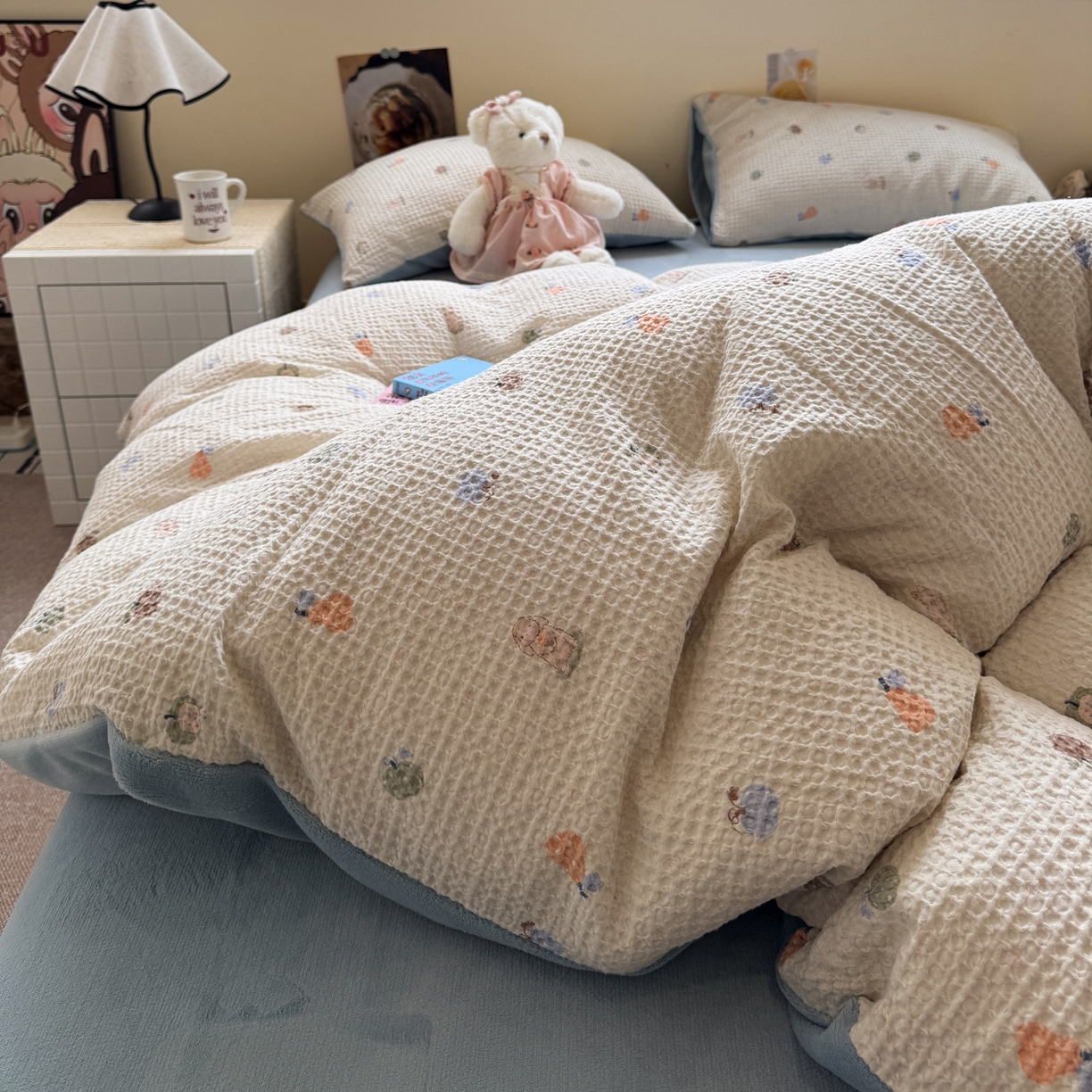 91家纺网 家纺一手货源 找家纺 雅居纺家纺 2025新款全棉华夫格+牛奶绒印花四件套 华夫格-牛奶绒 蓝色果园