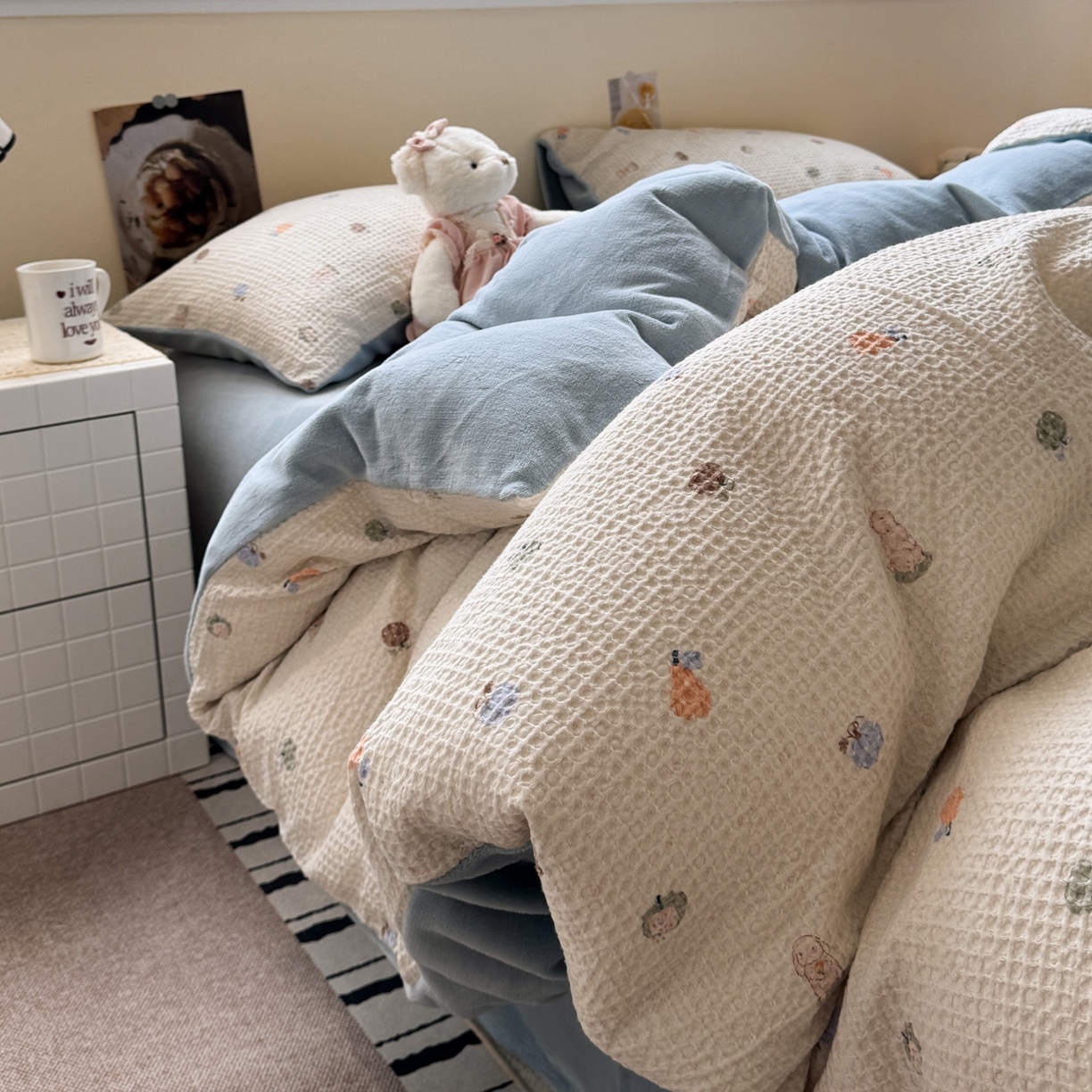 91家纺网 家纺一手货源 找家纺 雅居纺家纺 2025新款全棉华夫格+牛奶绒印花四件套 华夫格-牛奶绒 蓝色果园