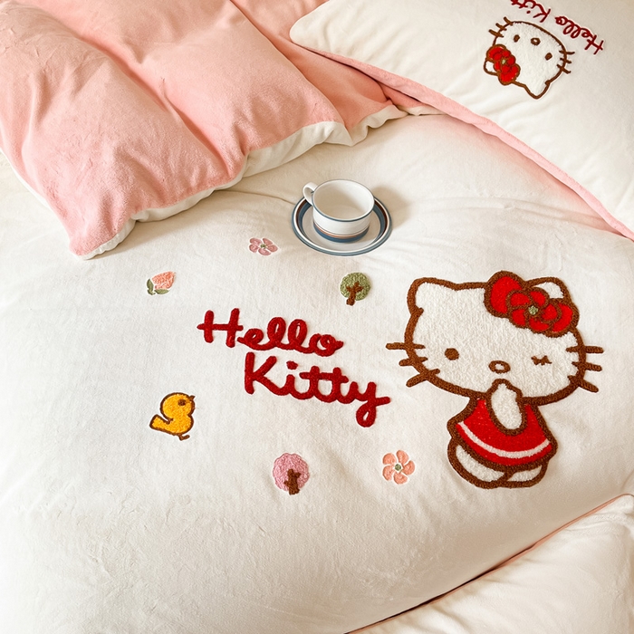 91家纺网 家纺一手货源 找家纺 （总）雅居纺家纺 2025新款三丽鸥大版卡通毛巾绣牛奶绒四件套