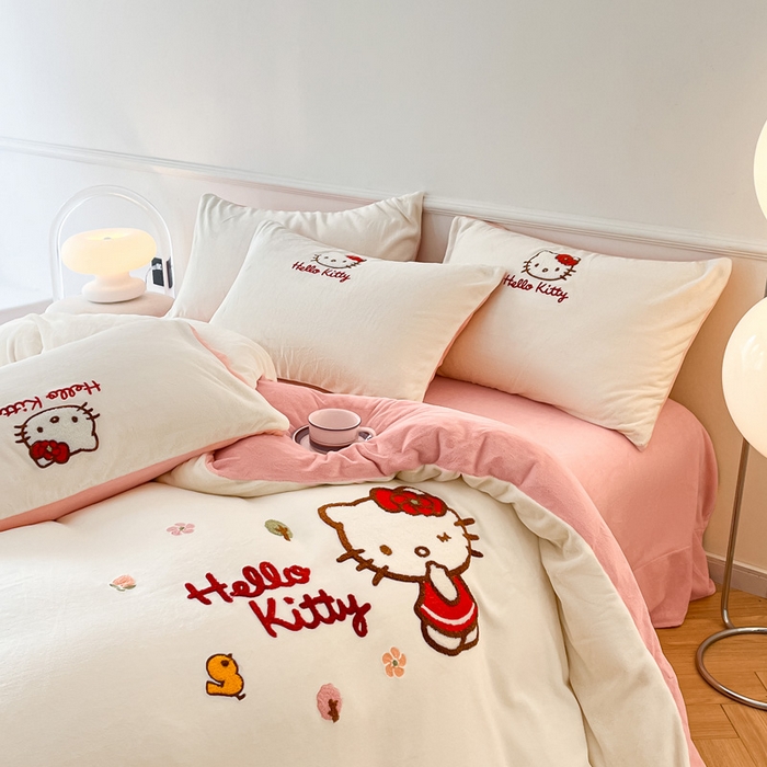 91家纺网 家纺一手货源 找家纺 雅居纺家纺 2025新款三丽鸥大版卡通毛巾绣牛奶绒四件套 公主KT