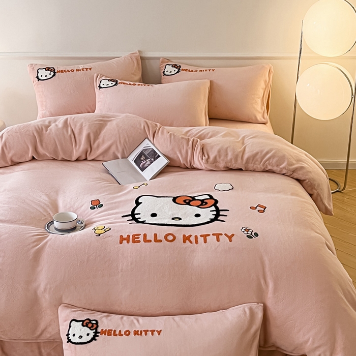 91家纺网 家纺一手货源 找家纺 雅居纺家纺 2025新款三丽鸥大版卡通毛巾绣牛奶绒四件套 甜心KT