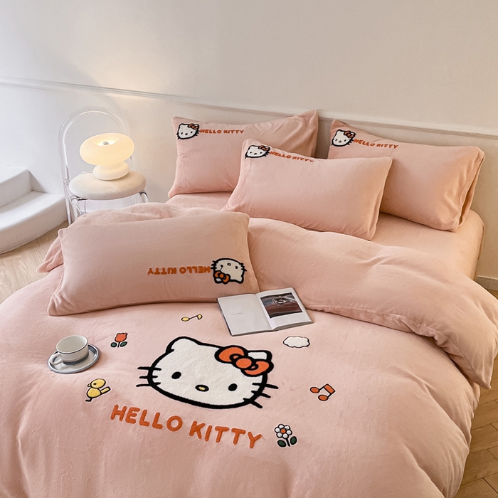 91家纺网 家纺一手货源 找家纺 雅居纺家纺 2025新款三丽鸥大版卡通毛巾绣牛奶绒四件套 甜心KT