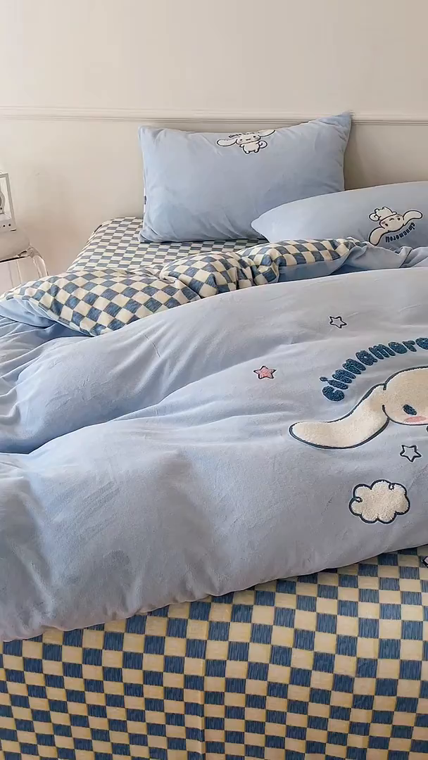 91家纺网 家纺一手货源 找家纺 雅居纺家纺 2025新款三丽鸥大版卡通毛巾绣牛奶绒四件套 玉桂狗