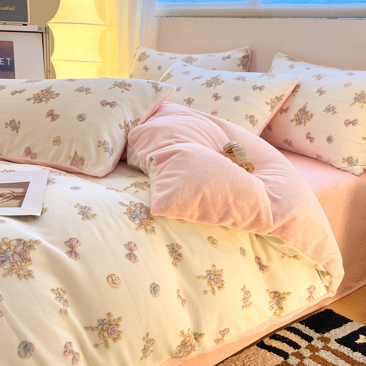 91家纺网 家纺一手货源 找家纺 如一 2025新款3D雕花绒牛奶绒四件套第二批 豆蔻-粉