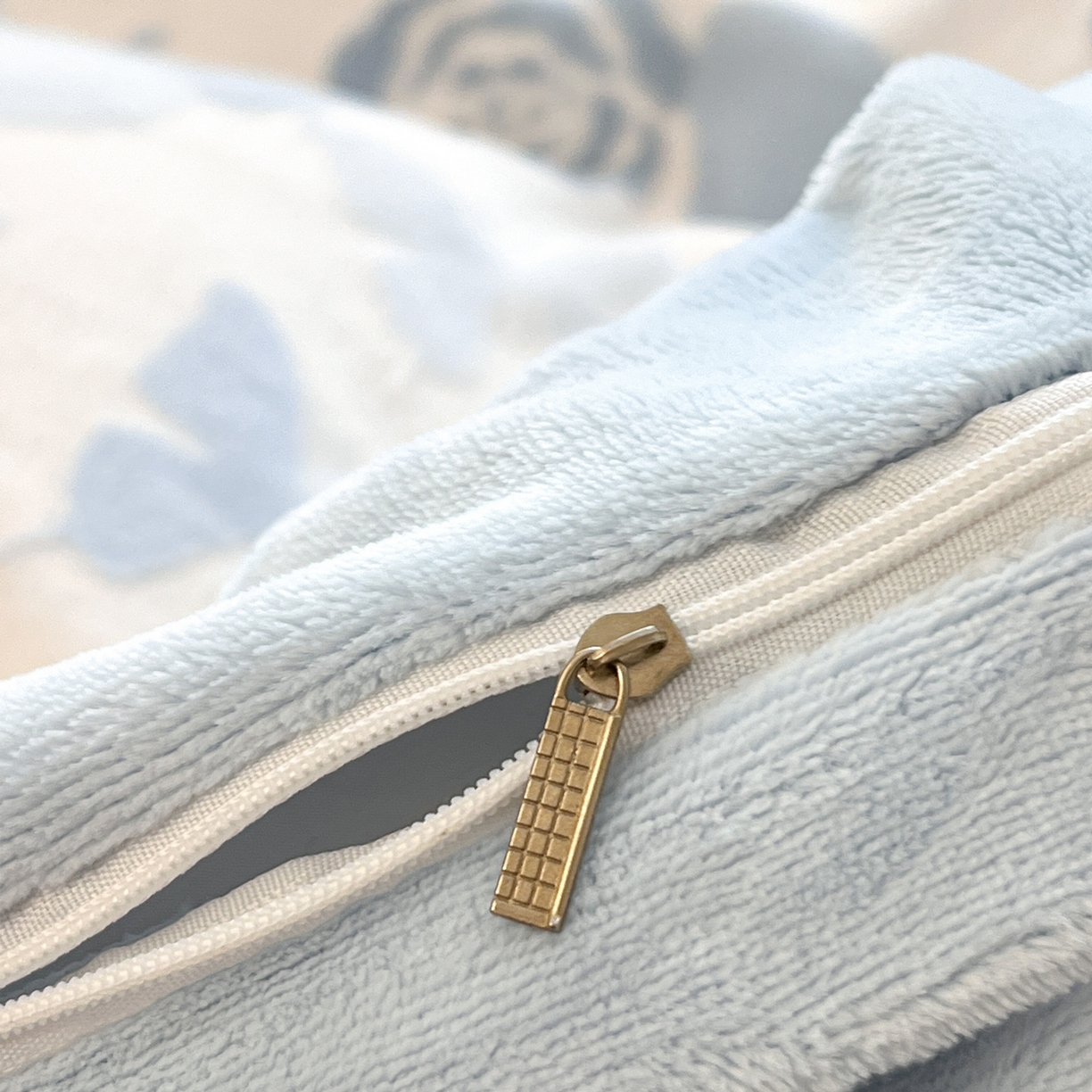 91家纺网 家纺一手货源 找家纺 如一 2025新款3D雕花绒牛奶绒四件套第二批 蝴蝶-天蓝