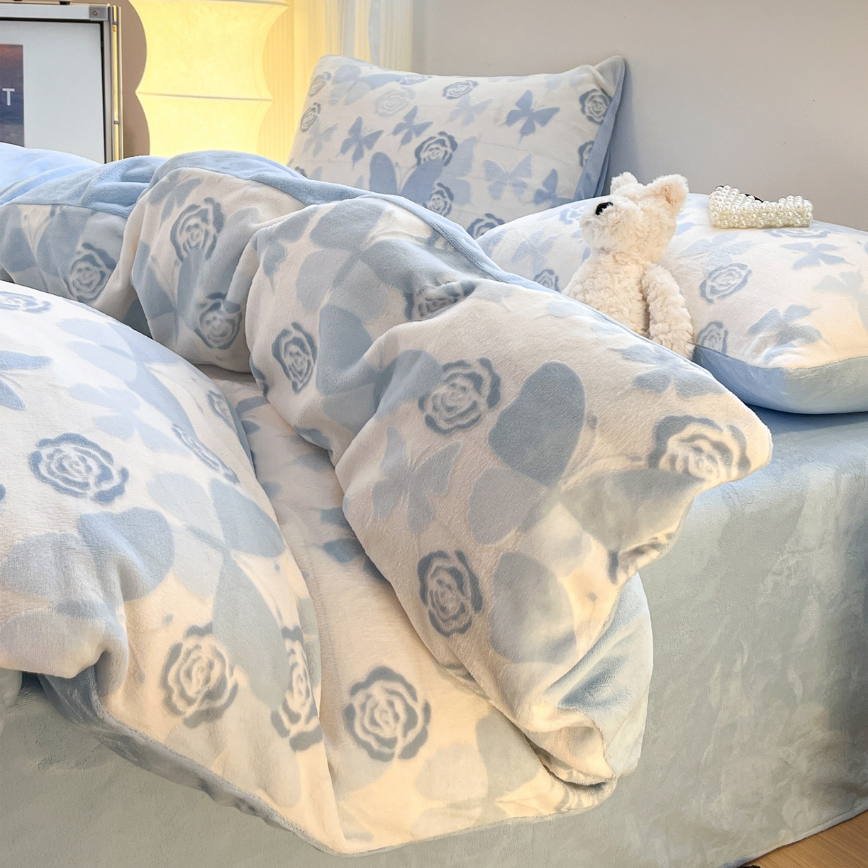 91家纺网 家纺一手货源 找家纺 如一 2025新款3D雕花绒牛奶绒四件套第二批 蝴蝶-天蓝