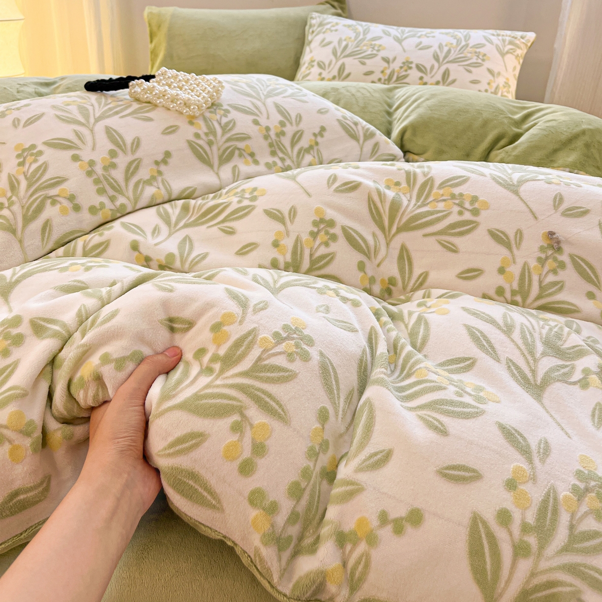 91家纺网 家纺一手货源 找家纺 如一 2025新款3D雕花绒牛奶绒四件套第二批 幽兰-绿