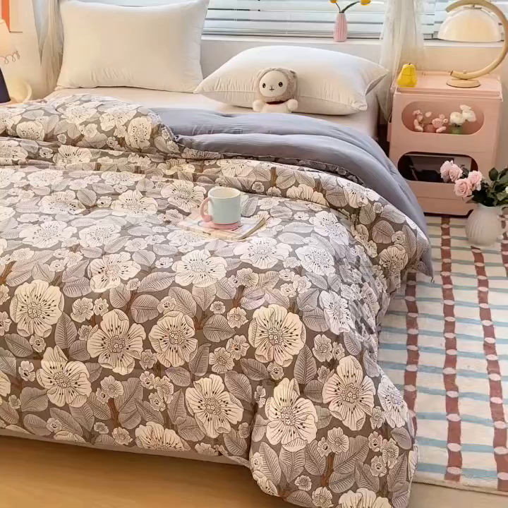 91家纺网 家纺一手货源 找家纺 好欣怡家纺 2025新款A类水洗棉冬被大豆纤维学生四季被子被芯跨境直播（提供买家秀质检报告） 花漾