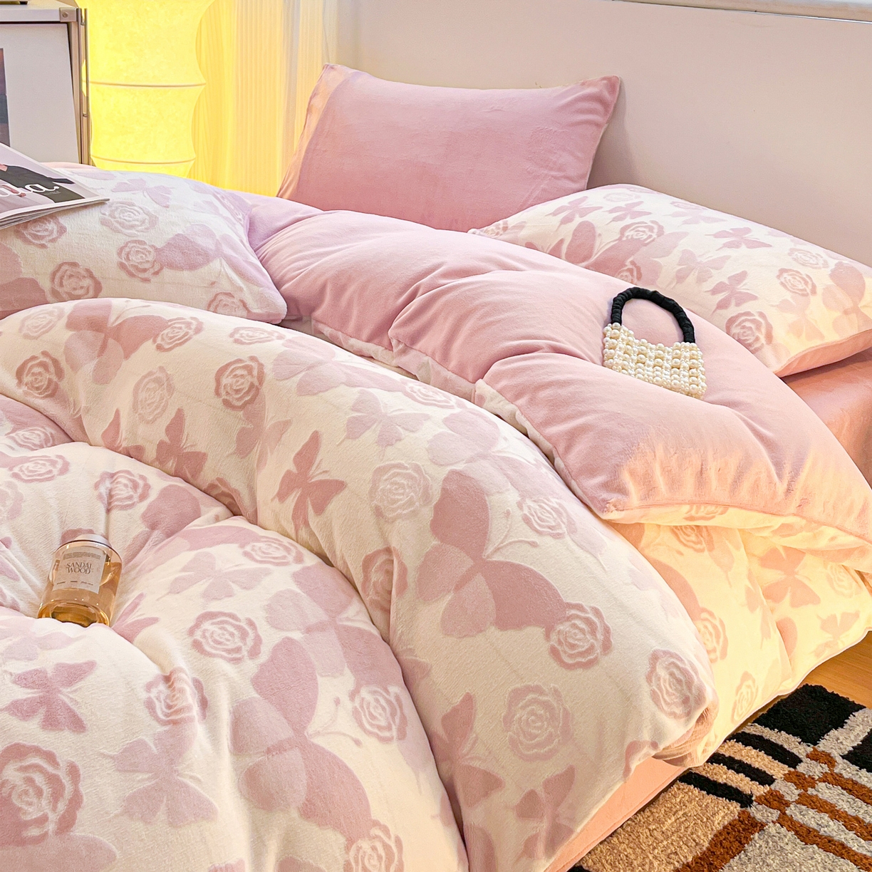 91家纺网 家纺一手货源 找家纺 如一 2025新款3D雕花绒牛奶绒四件套第二批 蝴蝶-豆沙