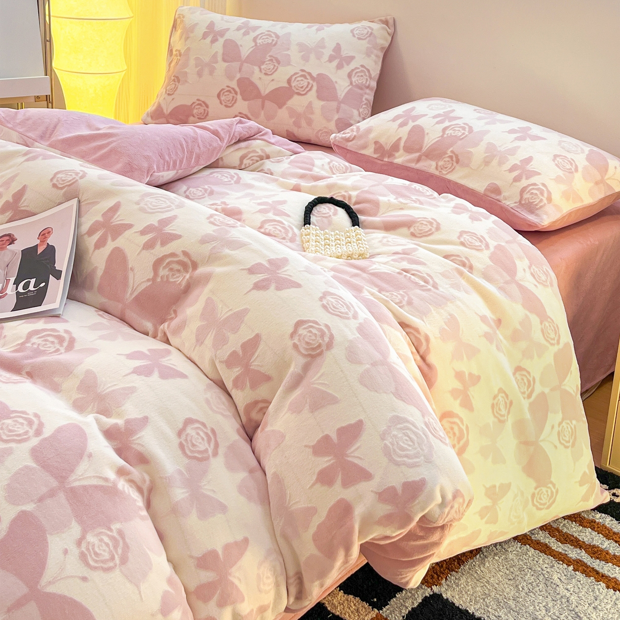 91家纺网 家纺一手货源 找家纺 如一 2025新款3D雕花绒牛奶绒四件套第二批 蝴蝶-豆沙