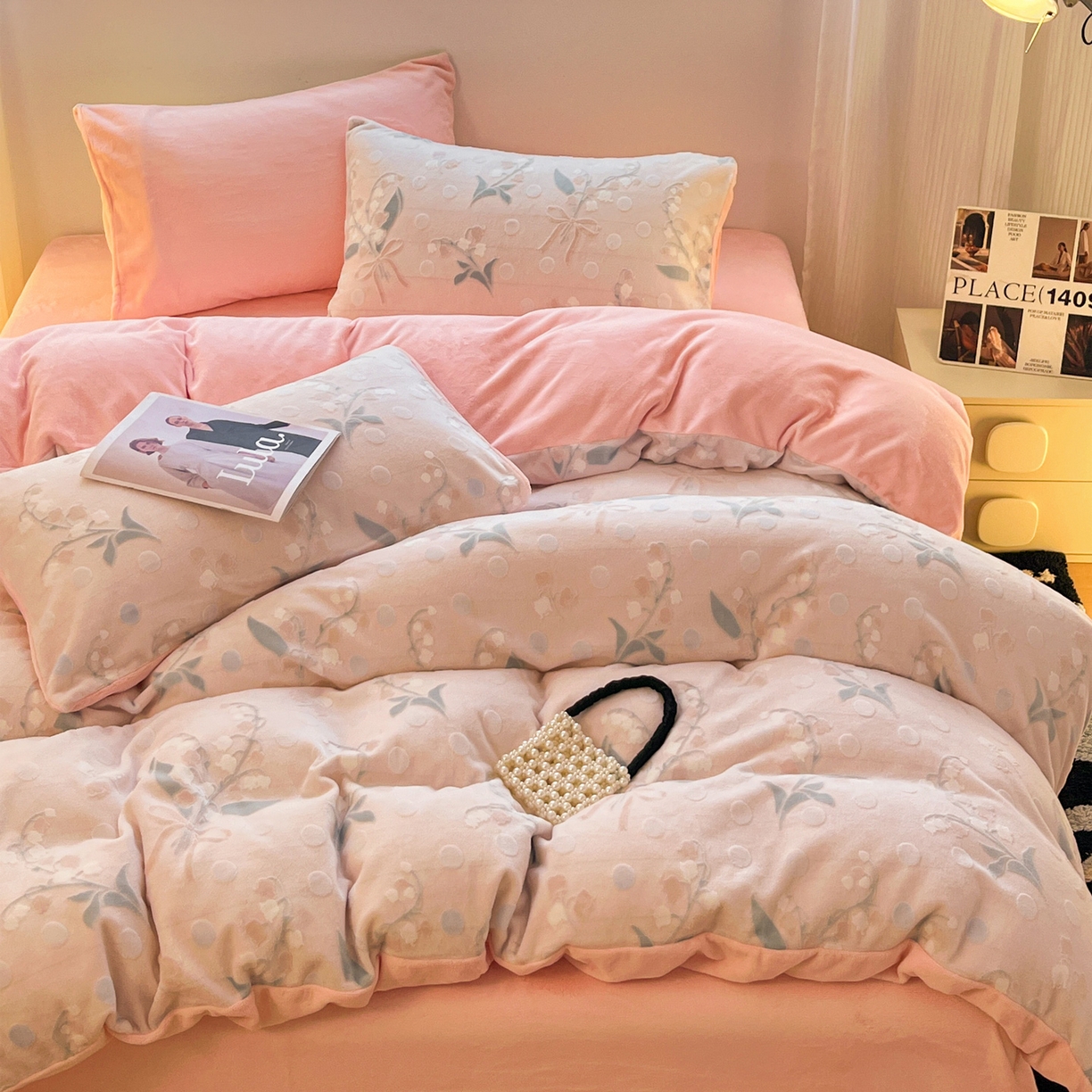 91家纺网 家纺一手货源 找家纺 如一 2025新款3D雕花绒牛奶绒四件套第二批 花颜-粉