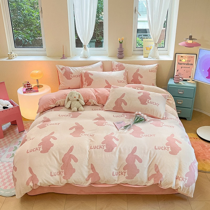 91家纺网 家纺一手货源 找家纺 （总）雅居纺家纺 2025新款高克重牛奶绒印花四件套