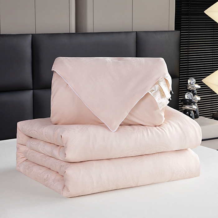 91家纺网 家纺一手货源 找家纺 亿莱鑫 2025新款亲肤暖糯蛋白被子母被 粉色