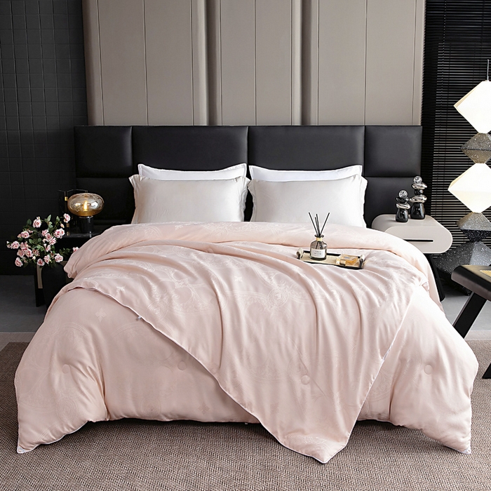 91家纺网 家纺一手货源 找家纺 亿莱鑫 2025新款亲肤暖糯蛋白被子母被 粉色