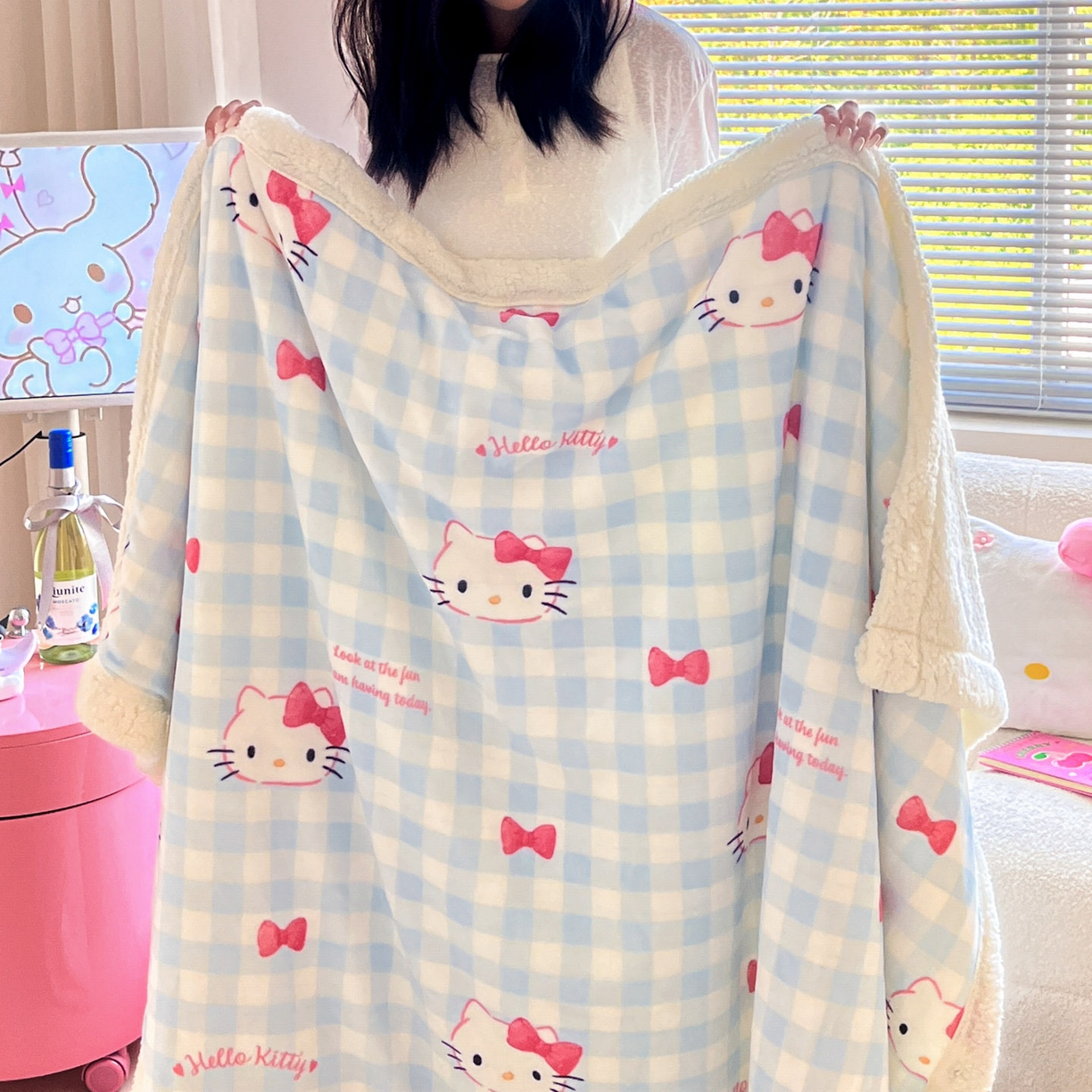 91家纺网 家纺一手货源 找家纺 暮思家居 2025新款三丽鸥正版授权少女可爱卡通加厚牛奶绒羊羔绒毛毯多功能四季毛毯 羊羔绒-乖巧KT