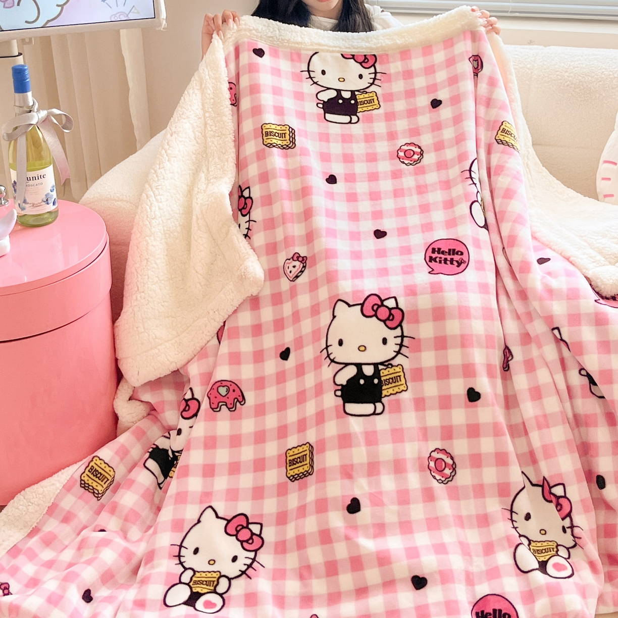 91家纺网 家纺一手货源 找家纺 暮思家居 2025新款三丽鸥正版授权少女可爱卡通加厚牛奶绒羊羔绒毛毯多功能四季毛毯 羊羔绒-粉格KT