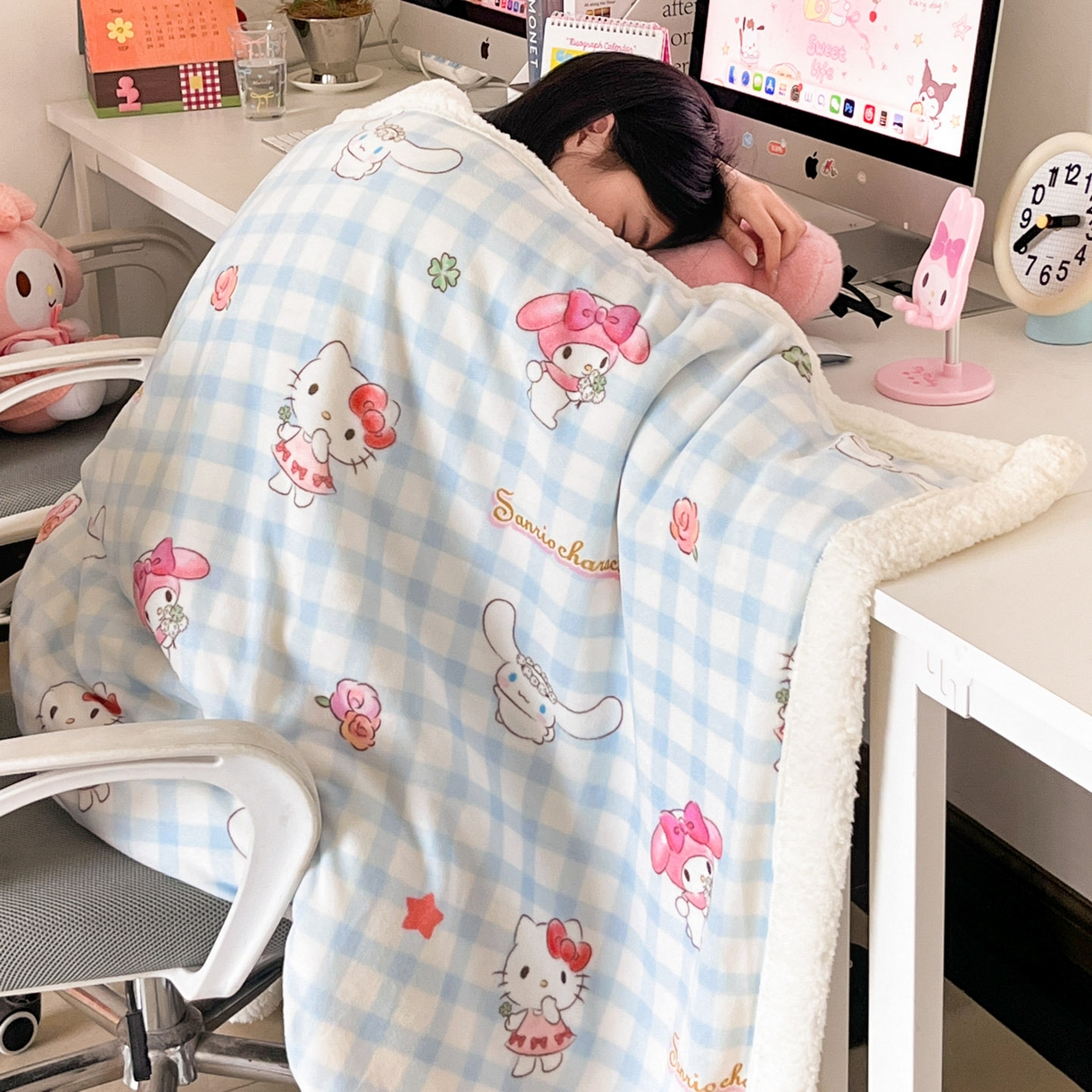 91家纺网 家纺一手货源 找家纺 暮思家居 2025新款三丽鸥正版授权少女可爱卡通加厚牛奶绒羊羔绒毛毯多功能四季毛毯 羊羔绒-三丽鸥大家族