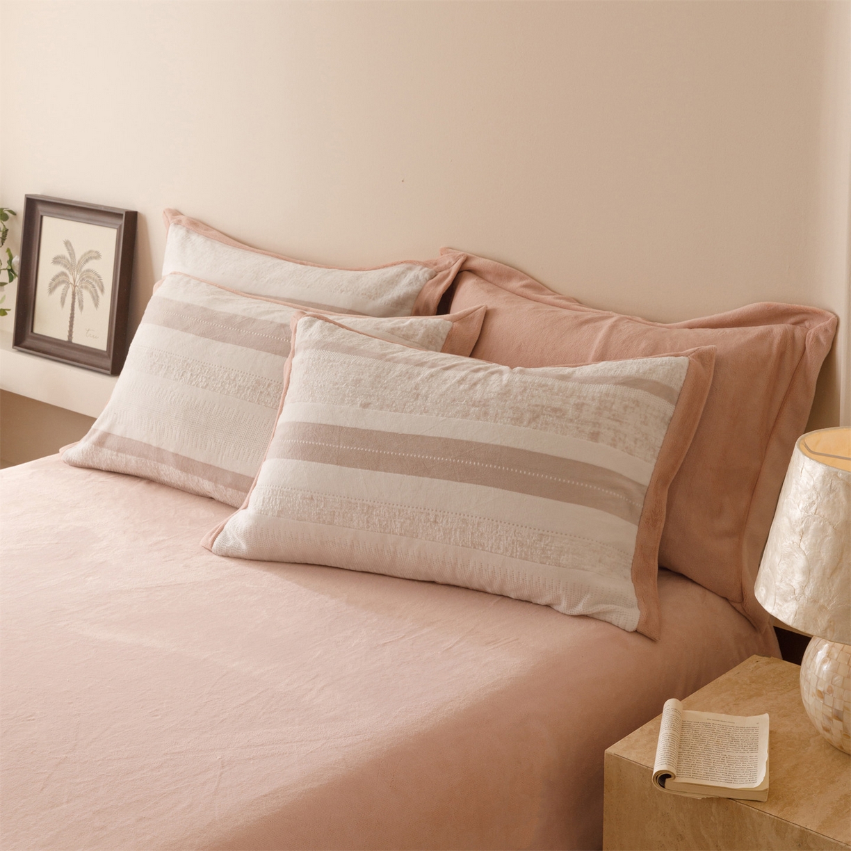 91家纺网 家纺一手货源 找家纺 （总）恬思语家纺 2025新款亲肤舒适无印风宽边立体烂花牛奶绒四件套