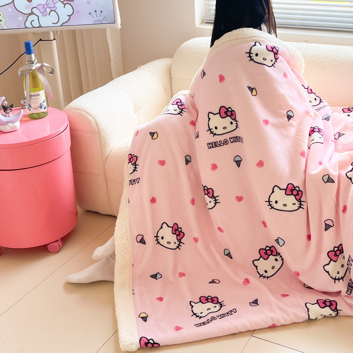 91家纺网 家纺一手货源 找家纺 暮思家居 2025新款三丽鸥正版授权少女可爱卡通加厚牛奶绒羊羔绒毛毯多功能四季毛毯 羊羔绒-甜筒KT