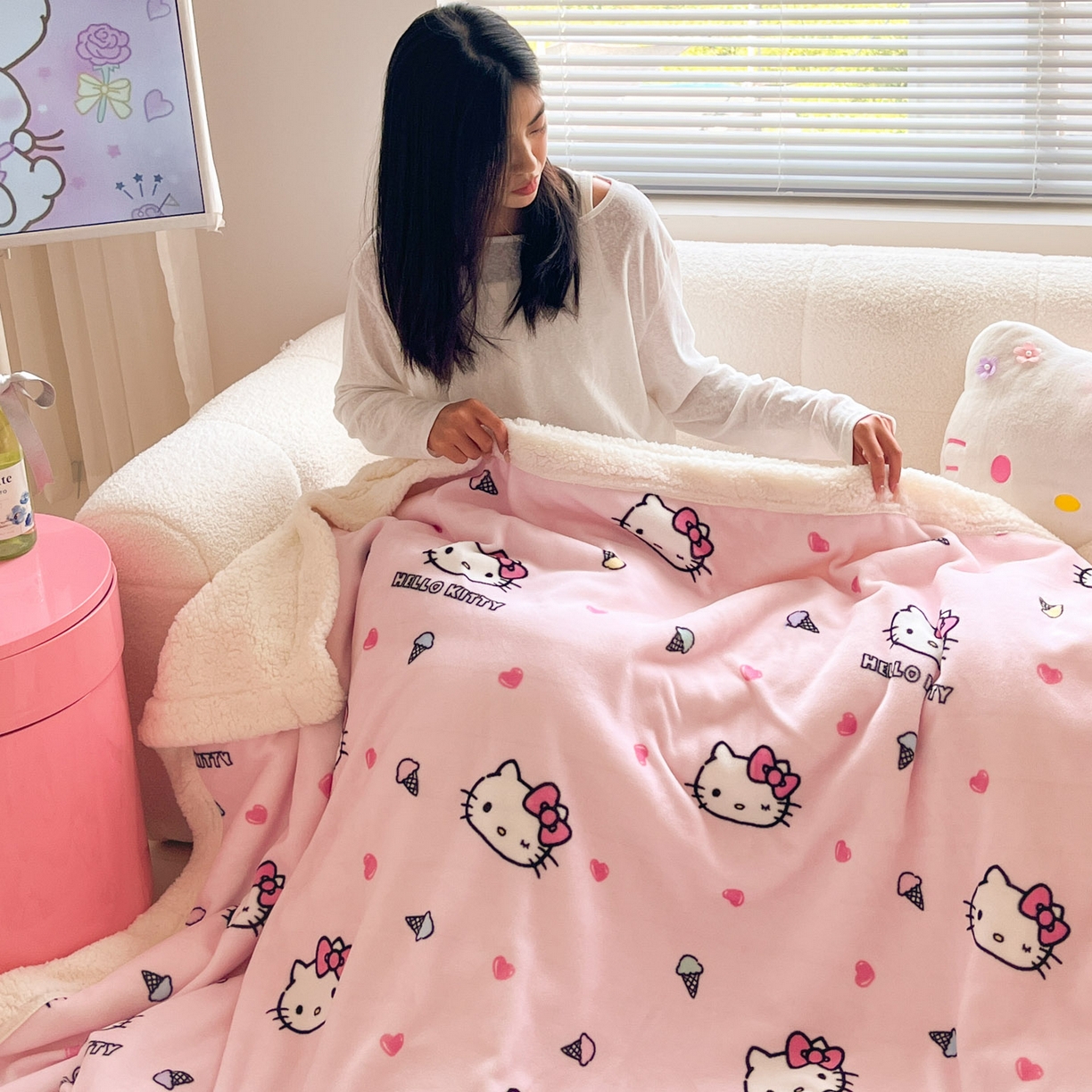 91家纺网 家纺一手货源 找家纺 暮思家居 2025新款三丽鸥正版授权少女可爱卡通加厚牛奶绒羊羔绒毛毯多功能四季毛毯 羊羔绒-甜筒KT