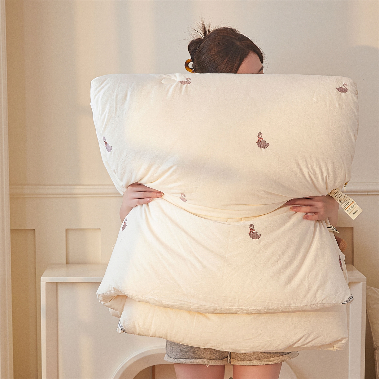 91家纺网 家纺一手货源 找家纺 创优家纺 2025新款专版绣花被全棉满绣刺绣被芯里外全棉新疆棉花被纯棉被芯被子春秋被冬被儿童被直播 里外全棉-领结天鹅