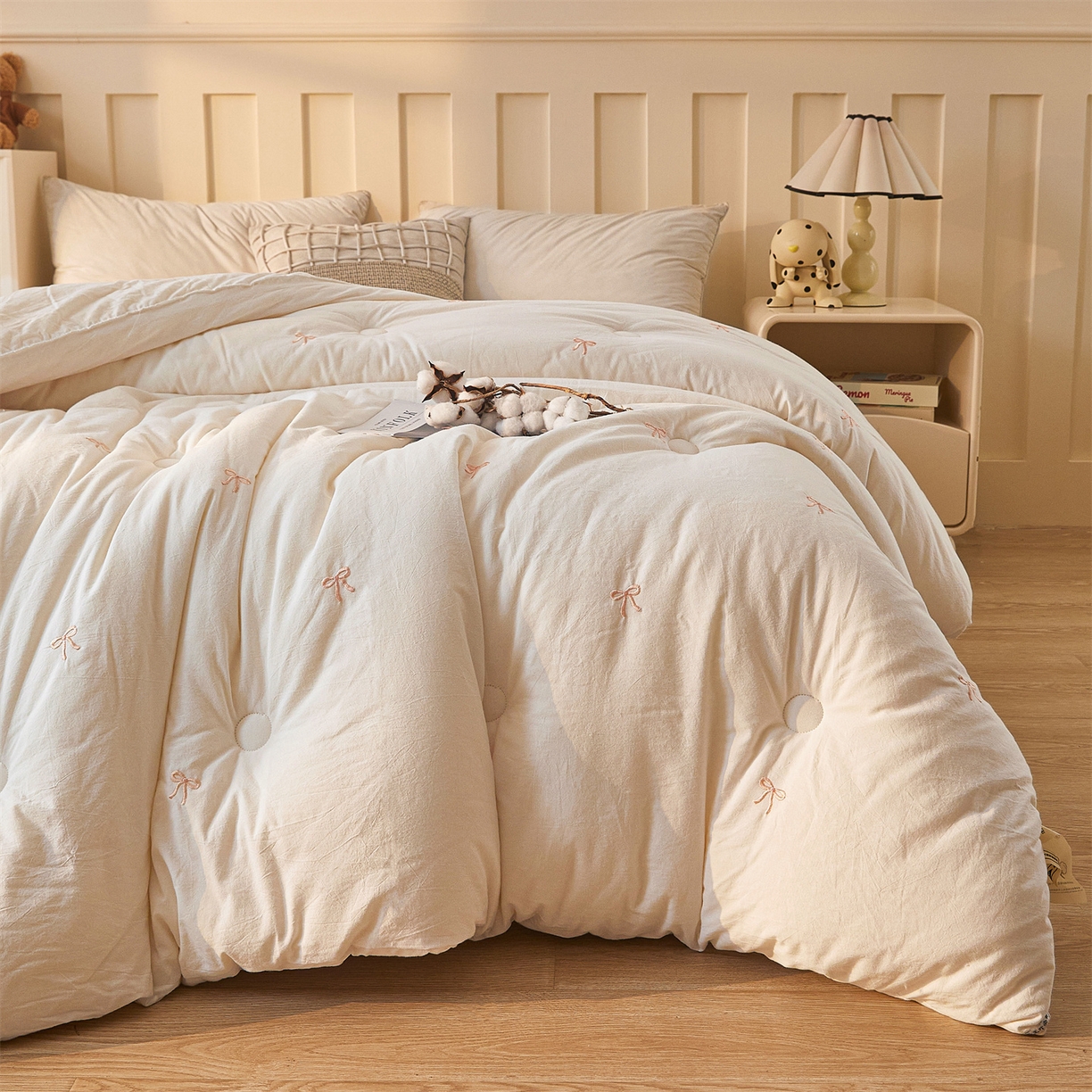 91家纺网 家纺一手货源 找家纺 创优家纺 2025新款专版绣花被全棉满绣刺绣被芯里外全棉新疆棉花被纯棉被芯被子春秋被冬被儿童被直播 里外全棉-蝴蝶结