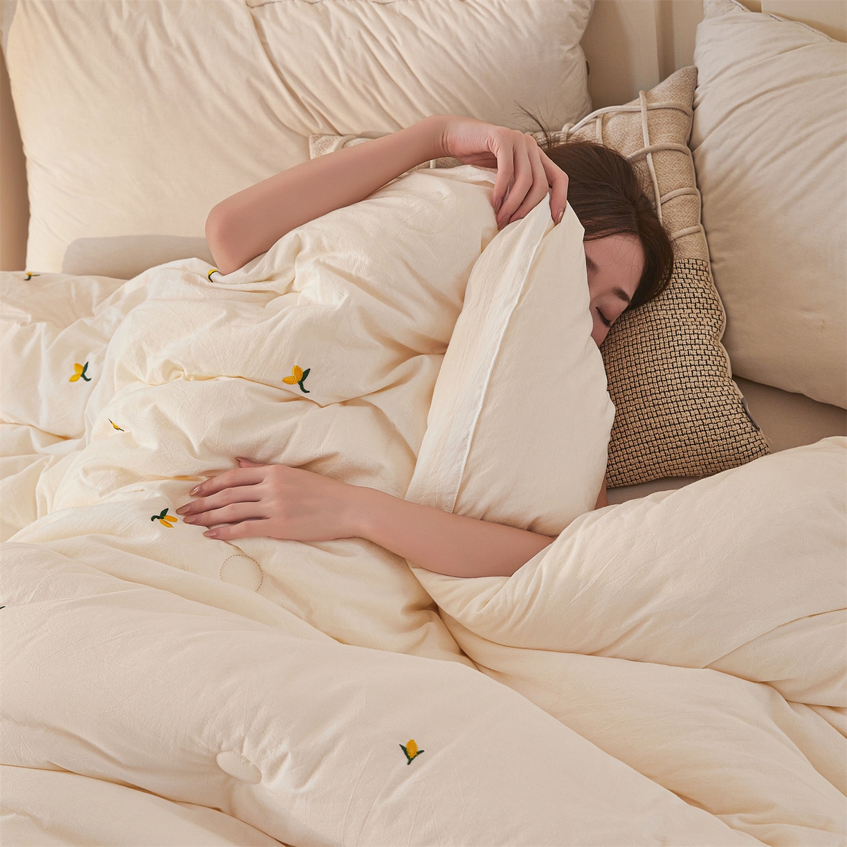 91家纺网 家纺一手货源 找家纺 创优家纺 2025新款专版绣花被全棉满绣刺绣被芯里外全棉新疆棉花被纯棉被芯被子春秋被冬被儿童被直播 里外全棉-黄花絮