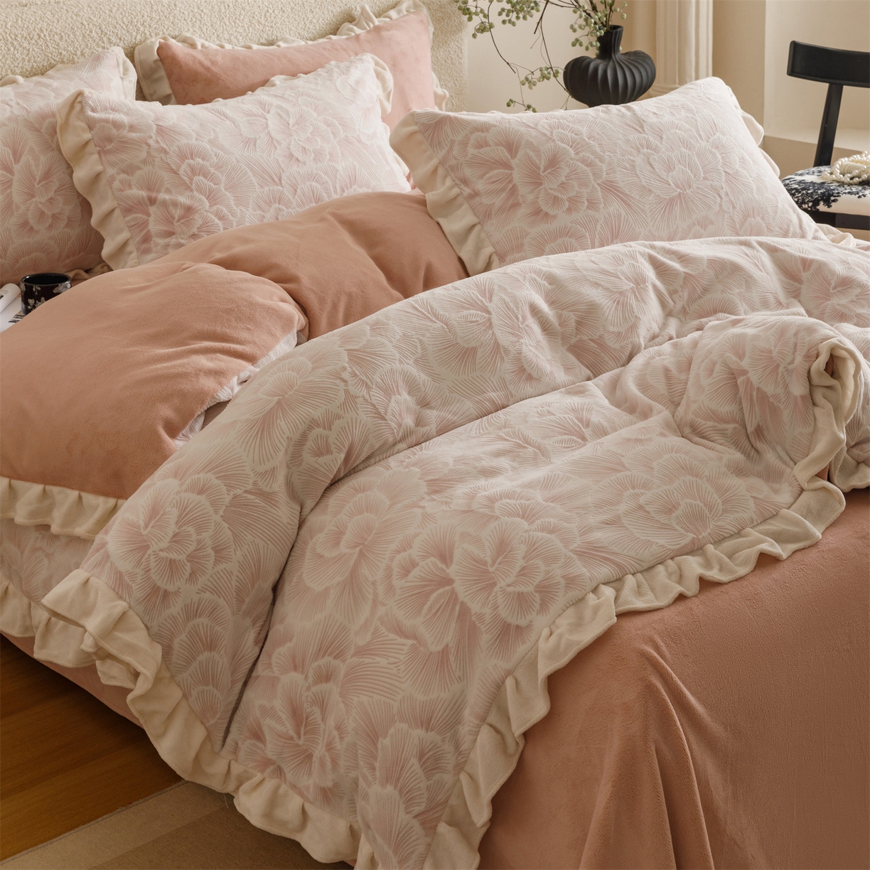 91家纺网 家纺一手货源 找家纺 （总）恬思语家纺 2025新款亲肤舒适韩风小清新花边牛奶绒四件套