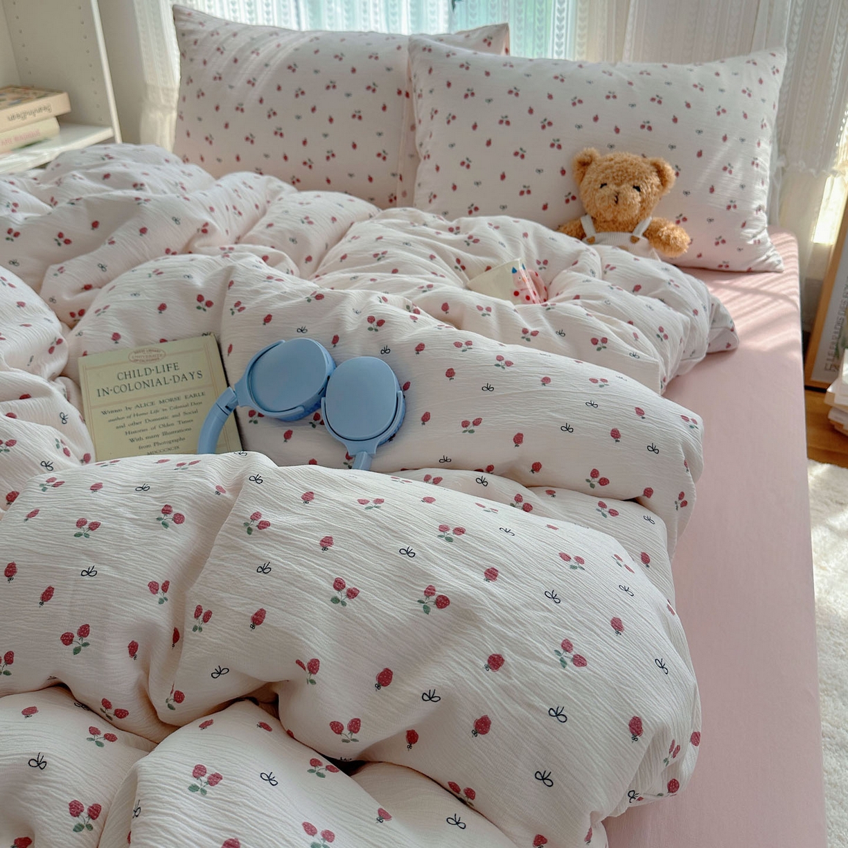 91家纺网 家纺一手货源 找家纺 金梦拉家纺 2025新款加厚皱皱纱婴儿纱四件套 奶油草莓