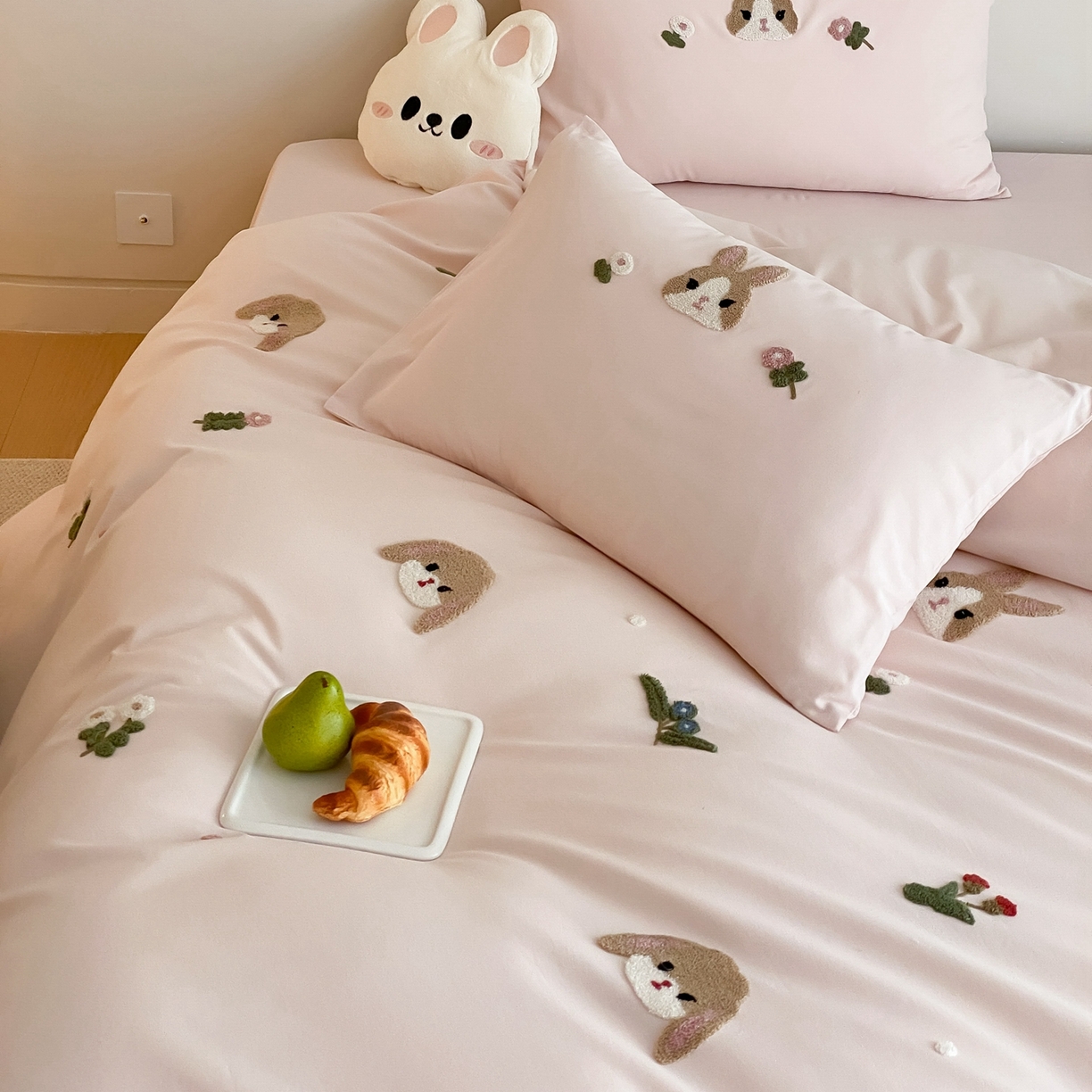 91家纺网 家纺一手货源 找家纺 星野 2025新款全棉纯棉陶瓷磨毛毛巾绣四件套 花栗兔