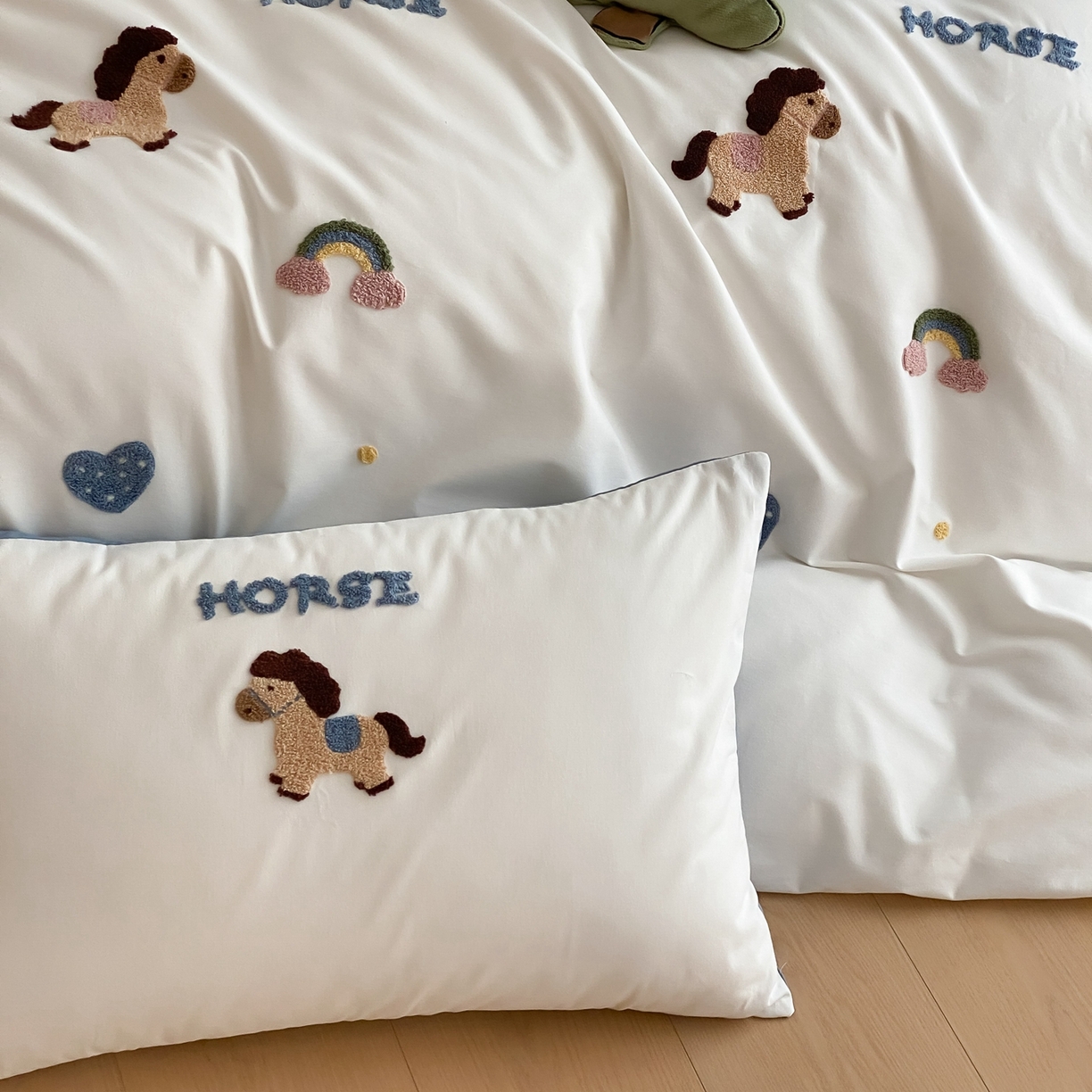 91家纺网 家纺一手货源 找家纺 星野 2025新款全棉纯棉陶瓷磨毛毛巾绣四件套 可可马