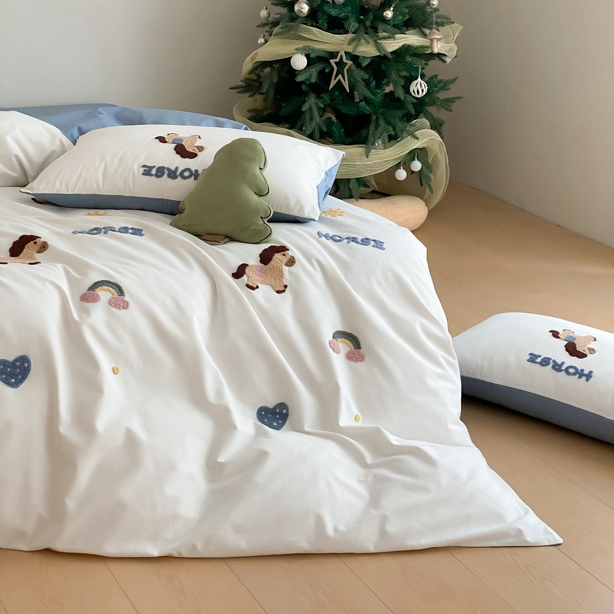 91家纺网 家纺一手货源 找家纺 星野 2025新款全棉纯棉陶瓷磨毛毛巾绣四件套 可可马