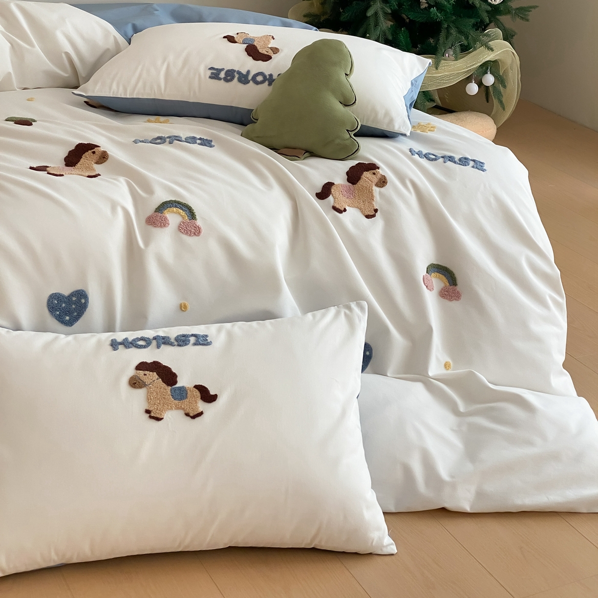 91家纺网 家纺一手货源 找家纺 星野 2025新款全棉纯棉陶瓷磨毛毛巾绣四件套 可可马