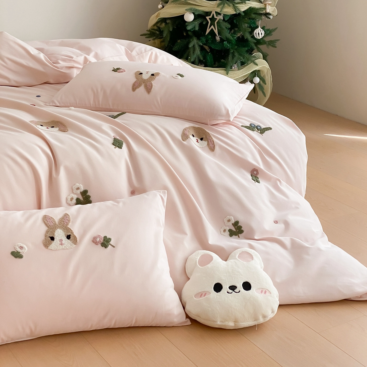 91家纺网 家纺一手货源 找家纺 星野 2025新款全棉纯棉陶瓷磨毛毛巾绣四件套 花栗兔