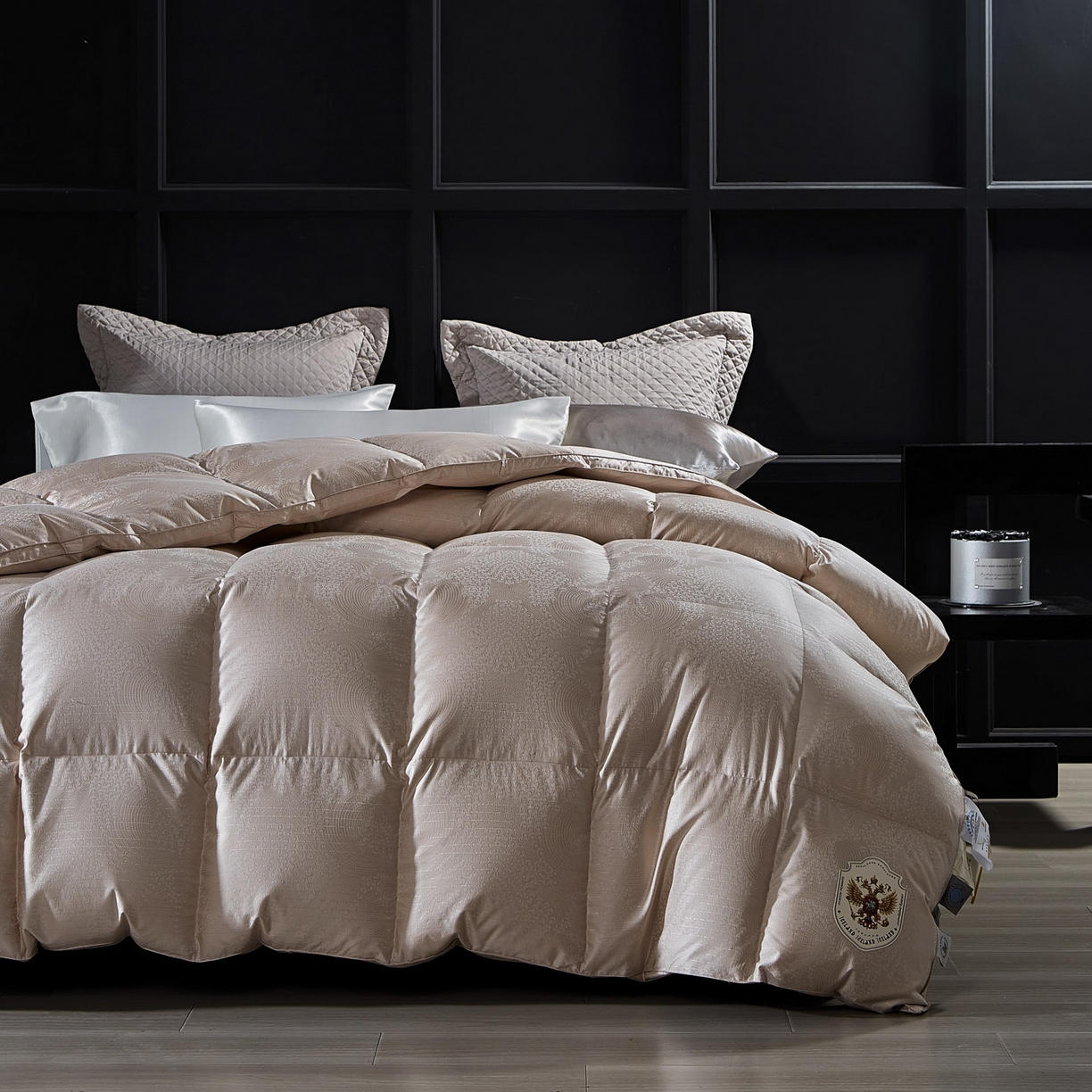 91家纺网 家纺一手货源 找家纺 （总）暖羽屋羽绒馆 2025新款超精密金银丝大提花羽毛被子 羽绒被芯 羽绒被婚庆 95白鹅绒丝被