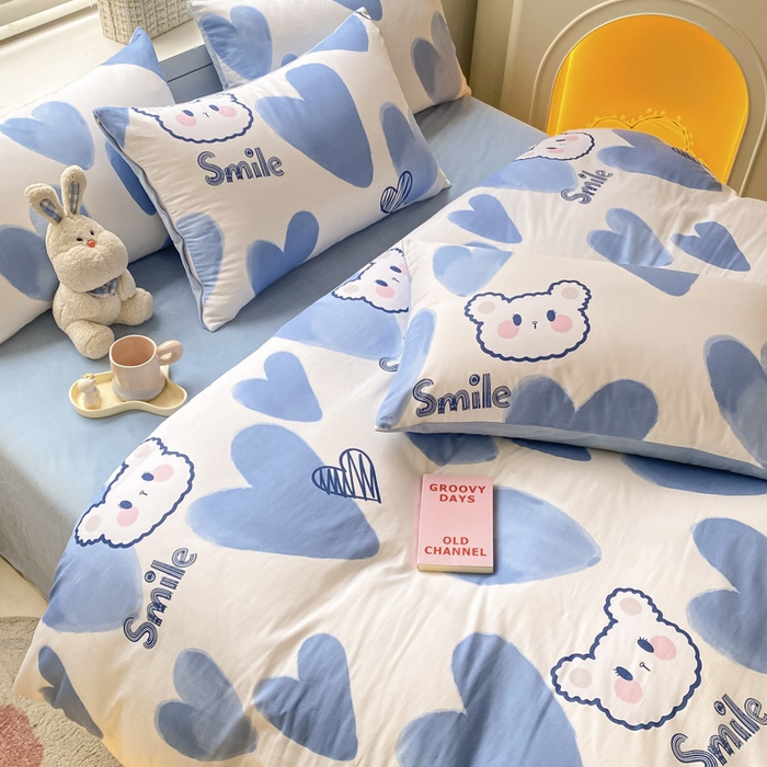 91家纺网 家纺一手货源 找家纺 晨希家居 2025A面40支全棉印花B版高克重牛奶绒棉加绒多规格套件棉加绒  蓝心小熊